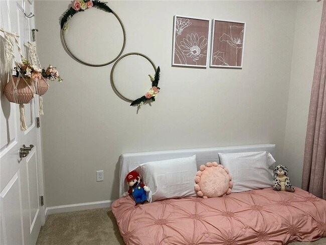 Building Photo - 2008 Hemlock Ln