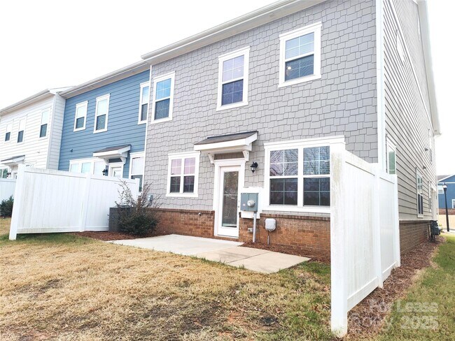 Building Photo - 3327 Glenn Hope Wy