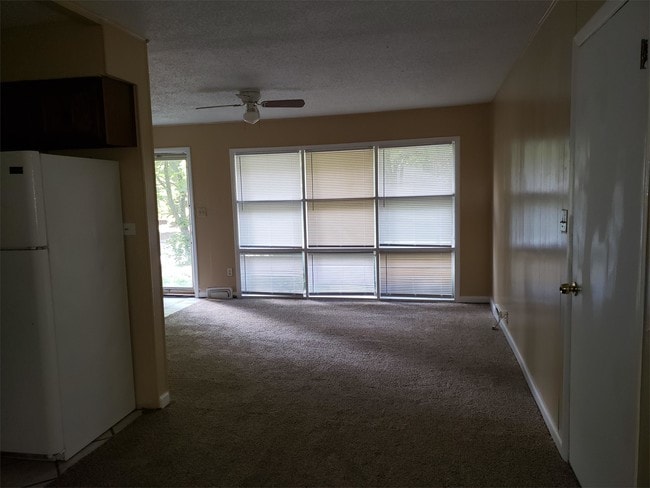Building Photo - 7802 Ruskin Way