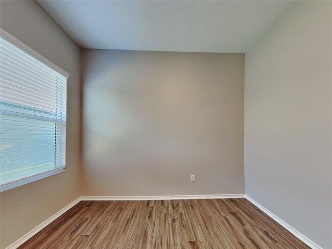 Building Photo - 108 Mica Trl