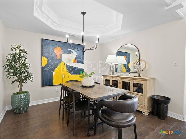 Building Photo - 321 Village View Dr