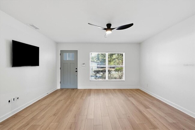 Building Photo - 2802 W North A St