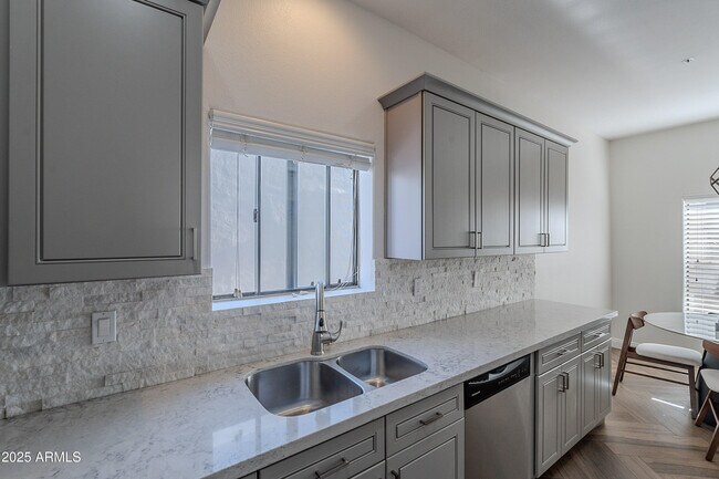 Building Photo - 10532 N 79th St