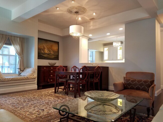 Building Photo - 212 St Johns Ave