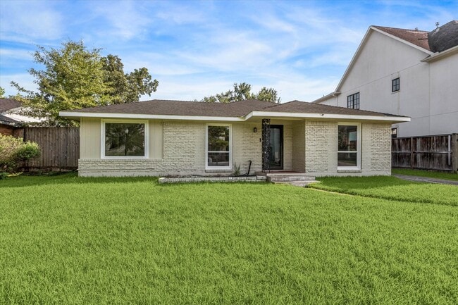 Primary Photo - 3607 Blue Bonnet Blvd