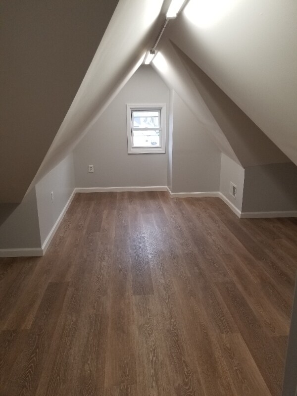 Building Photo - 415 Crosby Ave