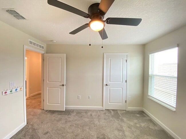 Building Photo - 4442 Seven Canyons Dr