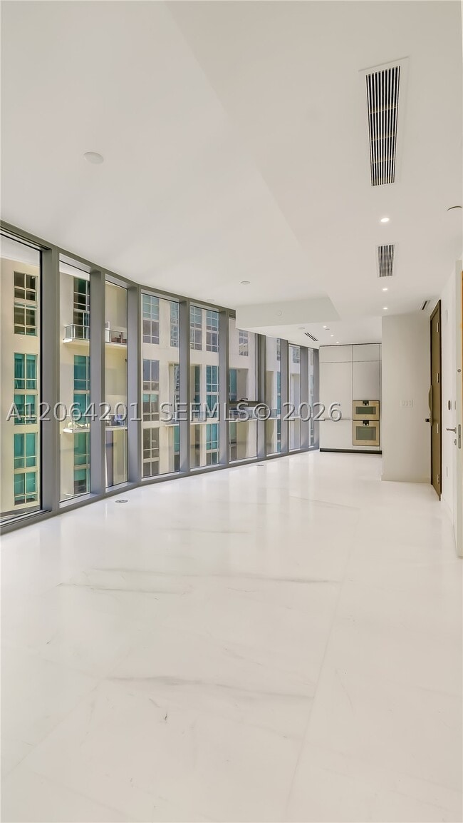 Building Photo - 300 Biscayne Blvd