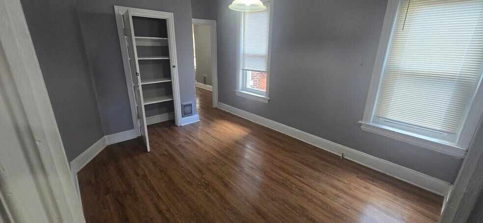 Building Photo - 404 Rutherford Ave