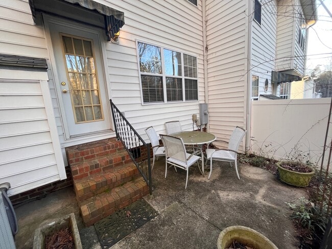 Building Photo - 118 Grande Meadow Way