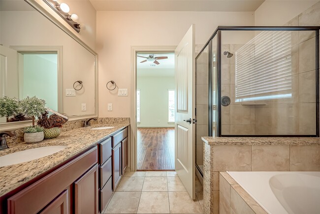 Building Photo - 2211 Argos Dr