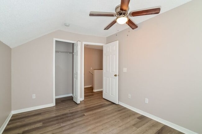 Building Photo - 3756 Dartford Dr