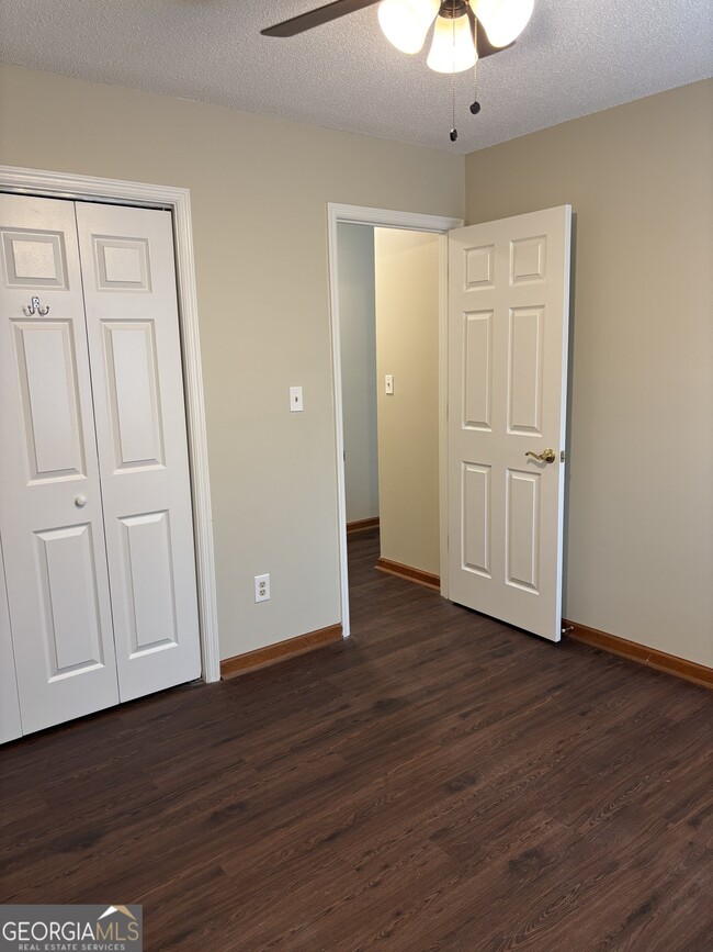 Building Photo - 332 Brooke Wood Dr