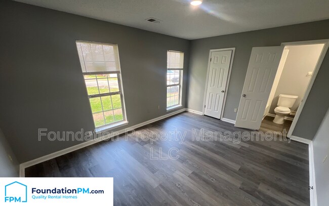 Building Photo - 7083 Gleneagles Dr