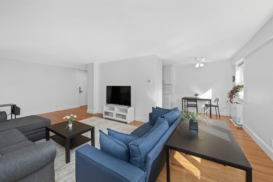 Building Photo - 131 Sewall Ave