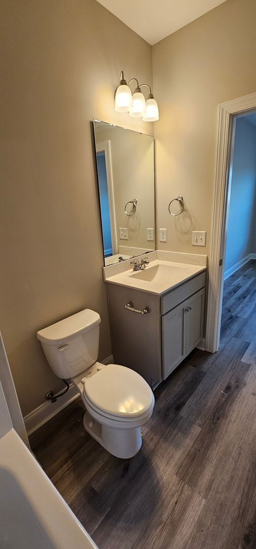 Building Photo - Discover Your Ideal Home in This Charming ...