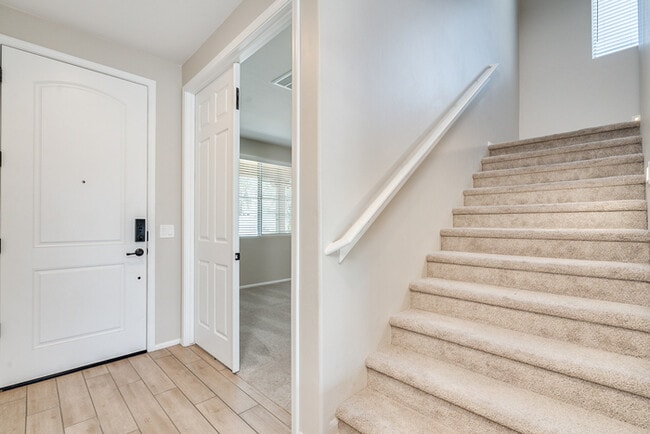 Building Photo - Stunning 2 Story with 4-Bedroom, 2.5-Bath ...