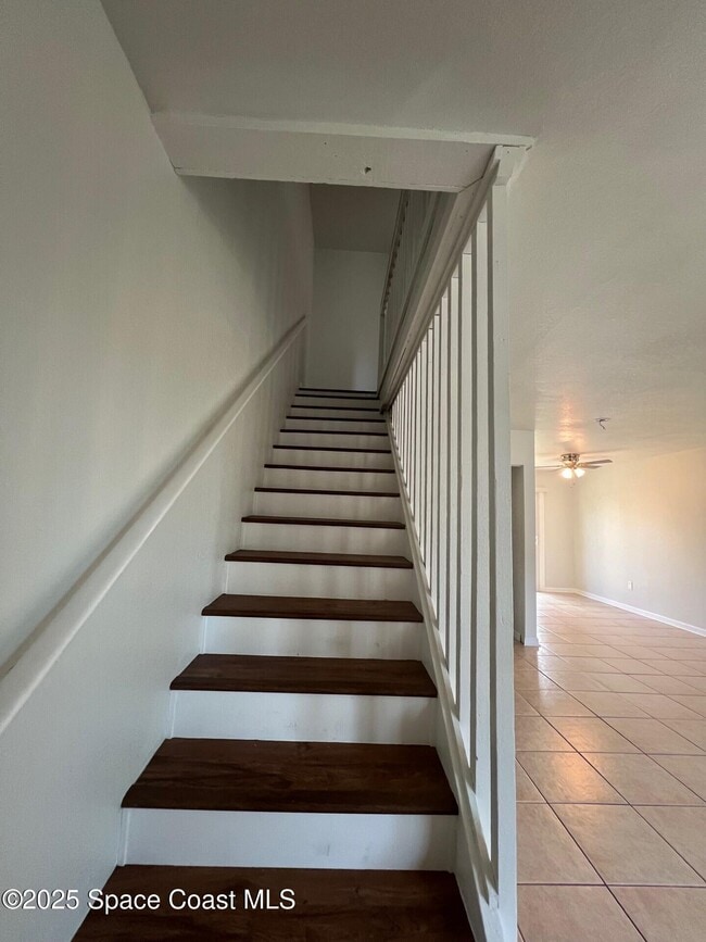 Building Photo - 1301 Arlington Ln NE