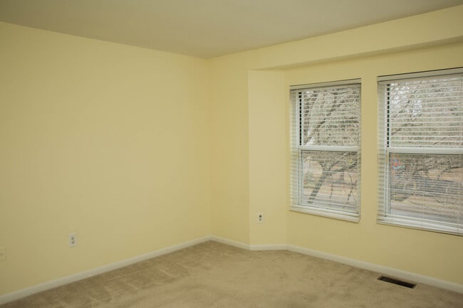 Building Photo - 2754 Gatewood Cir