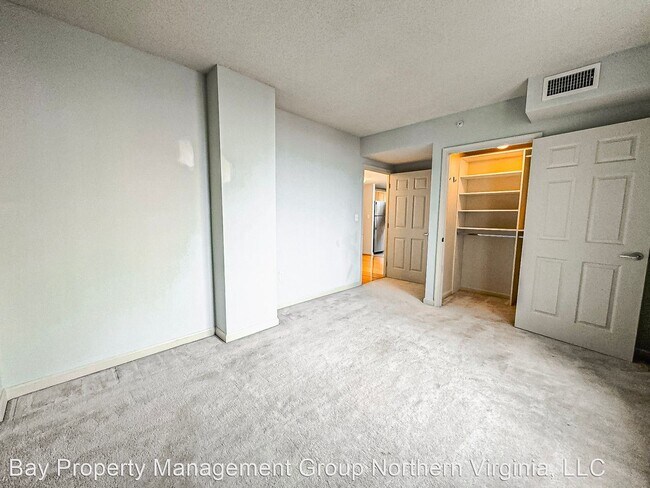 Building Photo - 2 br, 2 bath House - 2726 Gallows Rd #716