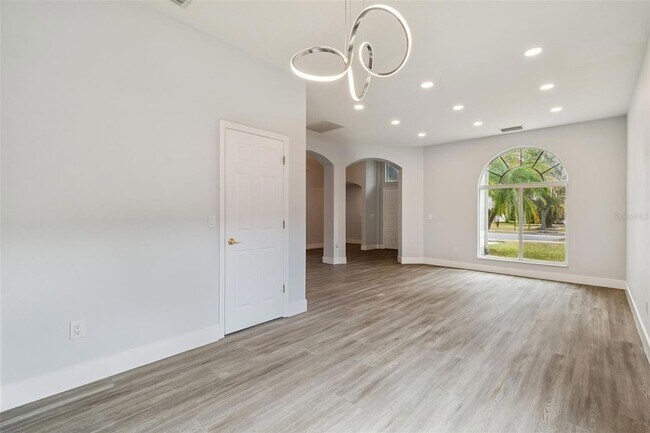 Building Photo - 18154 Sandy Pointe Dr