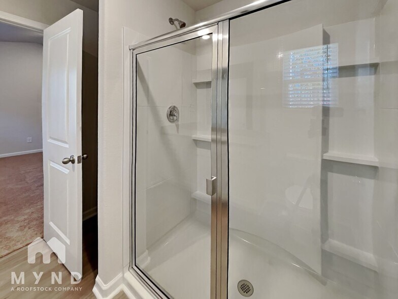 Building Photo - 299 New Villas St