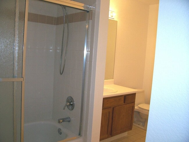 Building Photo - Convenient Fort Collins Living- Ground Floor 1 Bedroom Condo