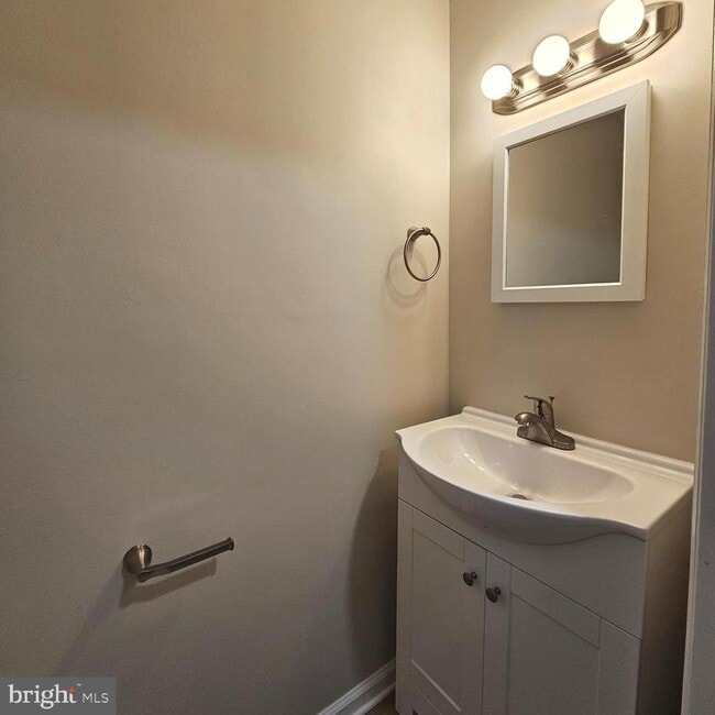 Building Photo - 8473 Aurora Ct