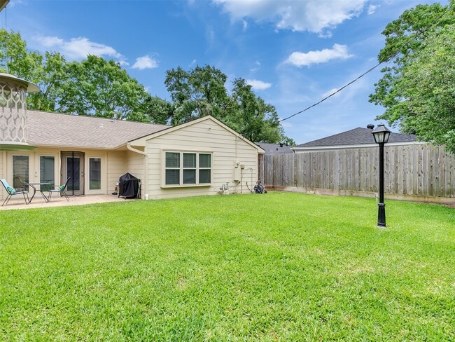 Building Photo - 2811 Quincannon Ln