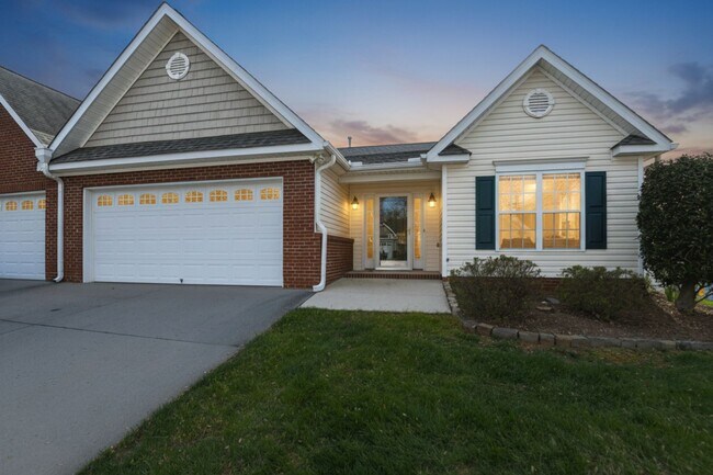 Building Photo - Nice and clean townhome in Colfax