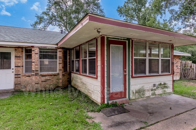 Building Photo - 2328 Ave N 1/2