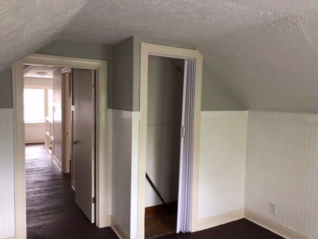 Building Photo - Nice 3 bedroom one bath in the southend