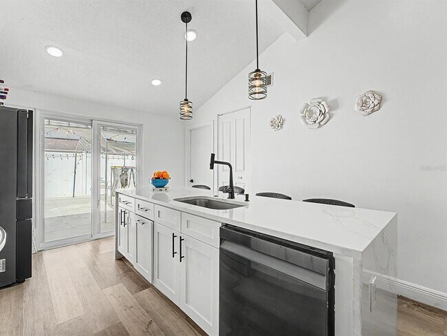 Building Photo - 8304 Dasa Pl