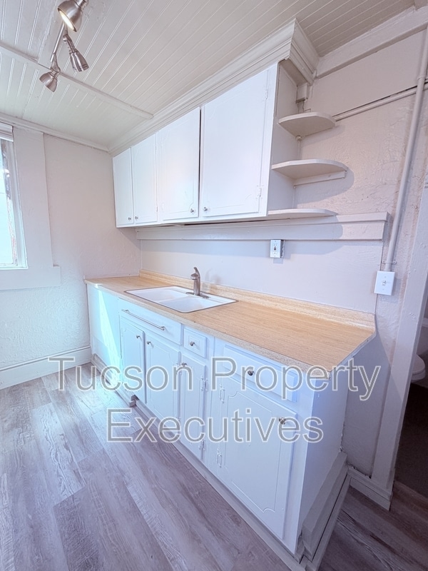 Building Photo - 234 E 32nd St