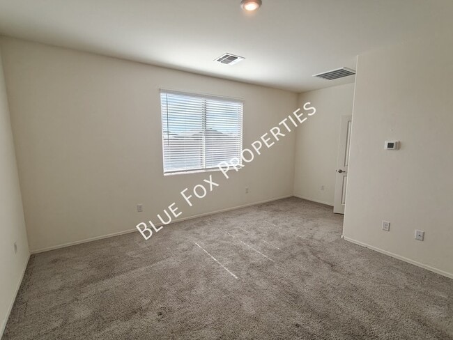 Building Photo - 5525 W Lazy Farm Dr