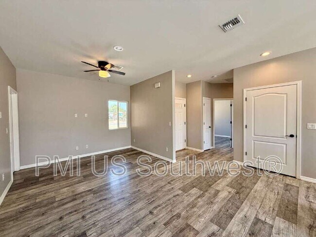 Building Photo - 1530 Jose Ave