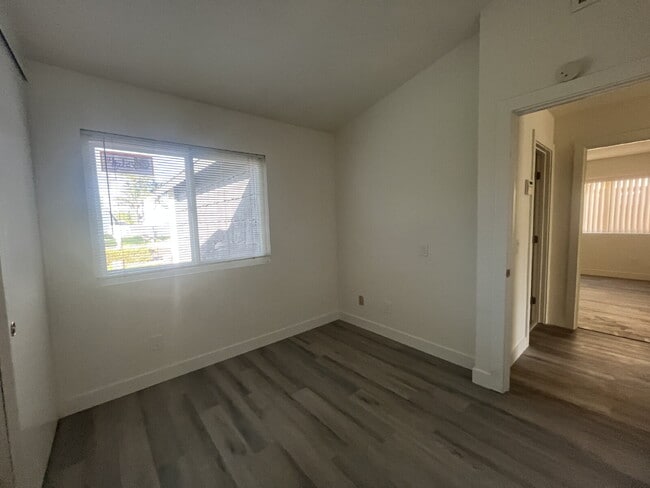 Building Photo - "Charming 4-Bedroom Coastal Retreat with 2 Baths"