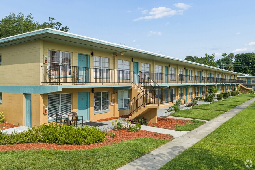 Building Exterior - Park Apartments