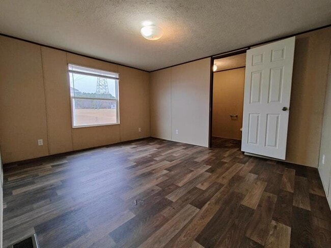 Building Photo - 309 W Tower Ln