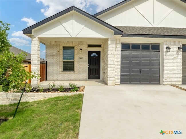 Building Photo - 5111 Rose Petal Ct