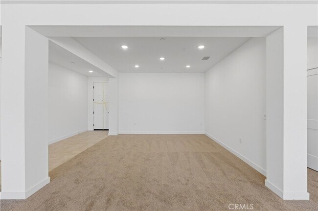 Building Photo - 11647 Saddleback Dr