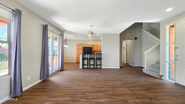Building Photo - 13609 W Cypress St