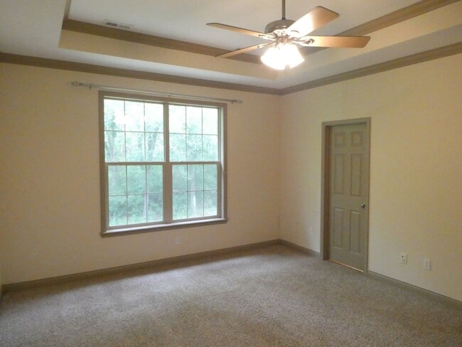 Building Photo - 3 Bedroom House in Mill Creek Manor