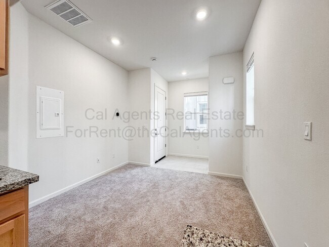 Building Photo - 3712 Scribe Wy