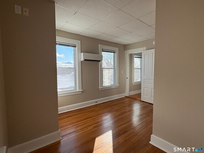 Building Photo - 29 Seaview Ave