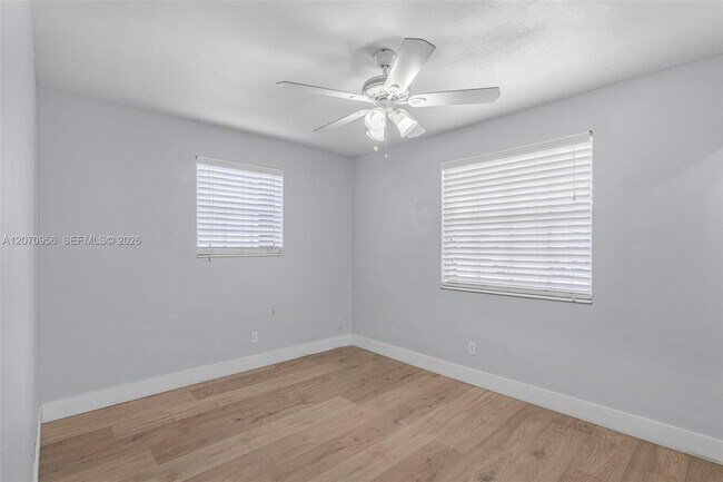 Building Photo - 5001 SW 92nd Terrace