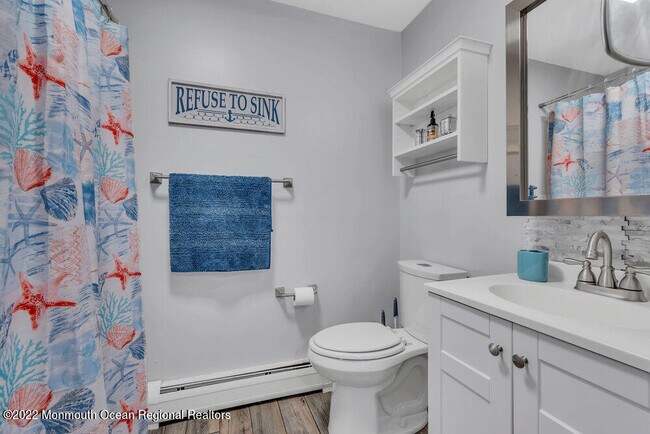 Building Photo - 1226 1/2 Briarwood Rd-