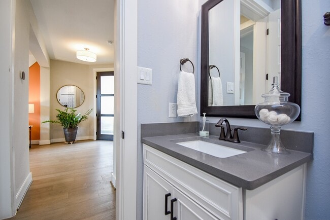 Building Photo - 10914 Brambling Wood Dr