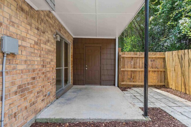 Building Photo - 8101 Tippin Ave