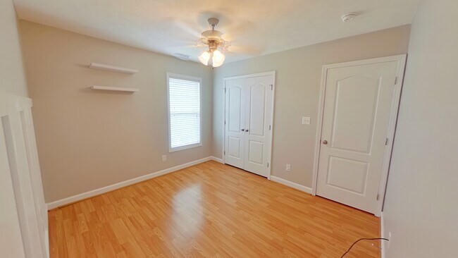 Building Photo - 622 Thorncliff Dr